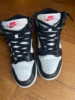 Nike dunk high maat 38,5, Ophalen of Verzenden, Zo goed als nieuw, Schoenen
