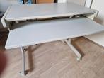 Degelijk computer tafel, Ophalen, Zo goed als nieuw
