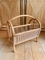 Lectuurmand rotan bamboe, Huis en Inrichting, Woonaccessoires | Krantenbakken en Lectuurbakken, Ophalen of Verzenden, Zo goed als nieuw