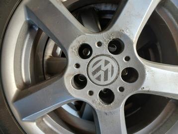 Volkswagen banden met velg 185/60 R 15 T beschikbaar voor biedingen