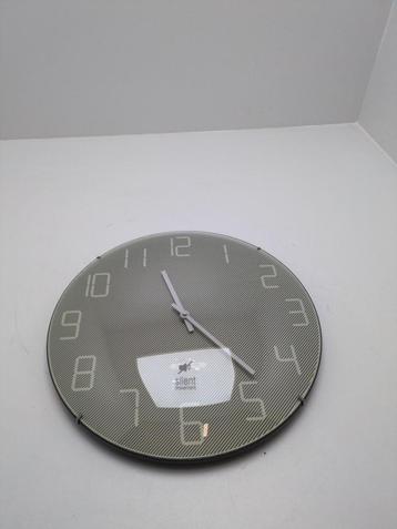 NeXtime Wall Clock 35cm met beschadigde doos, werkt goed beschikbaar voor biedingen