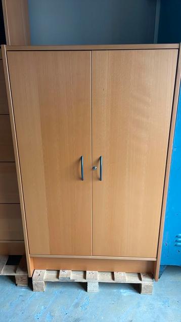 Te koop kast beschikbaar voor biedingen