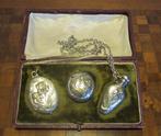 Art nouveau parfum set met iris versiering, verzilverd, Verzenden