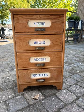 Vintage Putz Ladekast beschikbaar voor biedingen