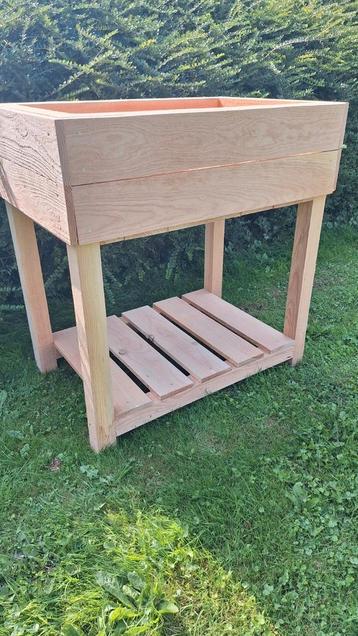 Mooie zeer stevige douglas moestuintafel, bezorging mogelijk beschikbaar voor biedingen