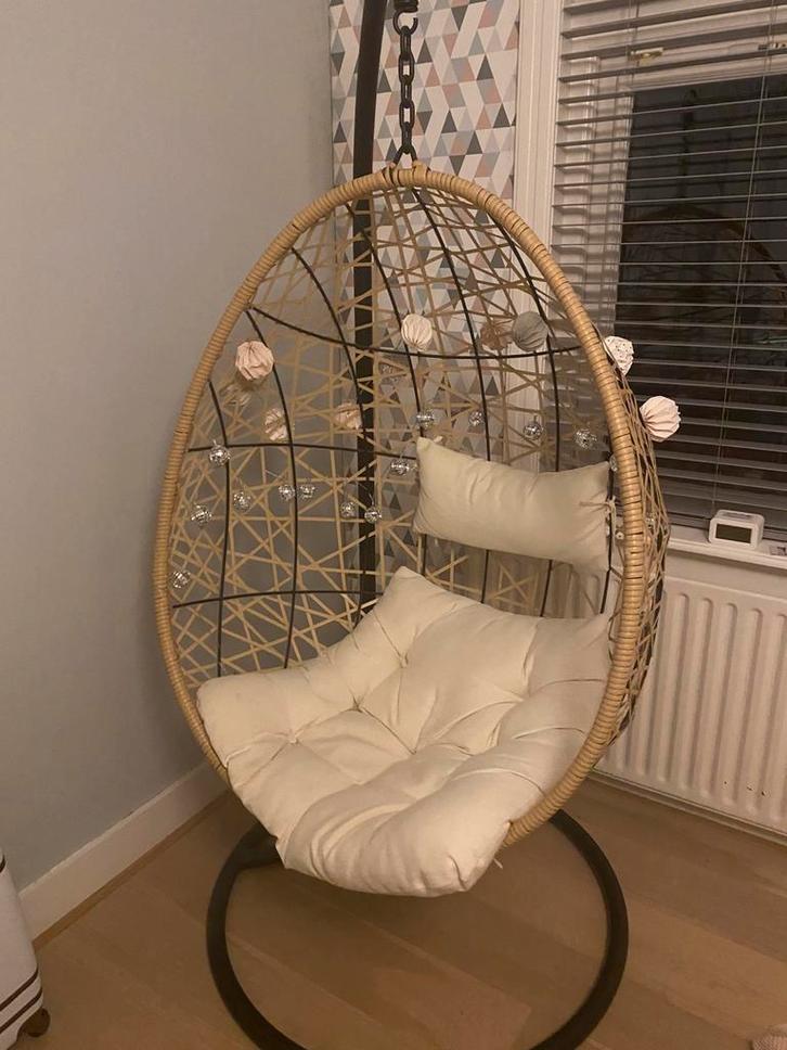 Xenos Hangstoel, Huis en Inrichting, Stoelen, Zo goed als nieuw, Wit, Ophalen