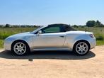Alfa Romeo Spider 2.2 JTS  185PK bj 2007 Grijs, Auto's, Alfa Romeo, Zwart, 4 cilinders, Cabriolet, 1505 kg