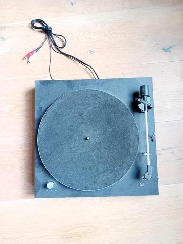 Dual CS412 Hi-Fi Platenspeler Zwart beschikbaar voor biedingen
