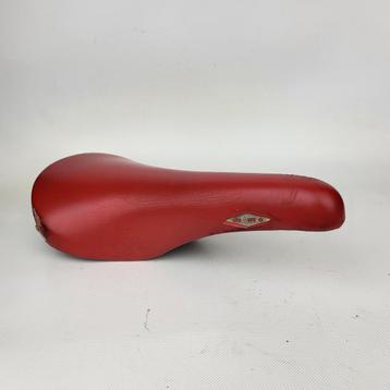 San Marco Rolls zadel ROOD  beschikbaar voor biedingen