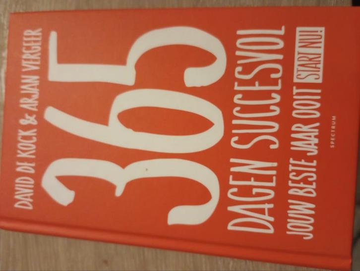 365 Dagen Succesvol - Hardcover, bijna nieuw!, Boeken, Advies, Hulp en Training, Zo goed als nieuw, Ophalen of Verzenden