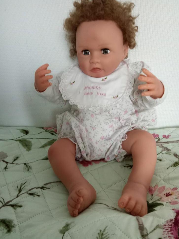 Waltraud Hanl Katie Babypop Aston-Drake Galleries, Kinderen en Baby's, Speelgoed | Poppen, Zo goed als nieuw, Babypop, Ophalen of Verzenden
