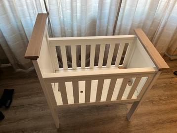 Mooie houten wieg baby ongebruikt  beschikbaar voor biedingen