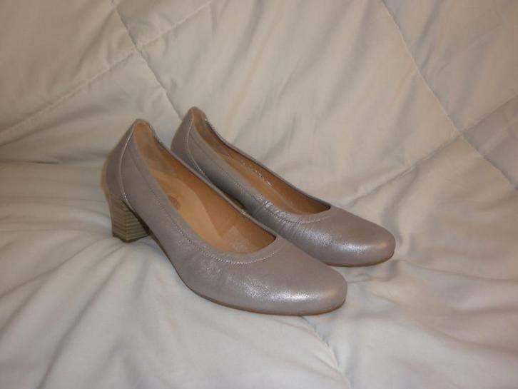 pumps   maat: 39 merk : Gabor (comfort), Kleding | Dames, Schoenen, Zo goed als nieuw, Pumps, Grijs, Ophalen of Verzenden