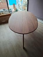 Te koop: ovale notenhouten eettafel.afm. 220 x 110 cm, Ophalen of Verzenden