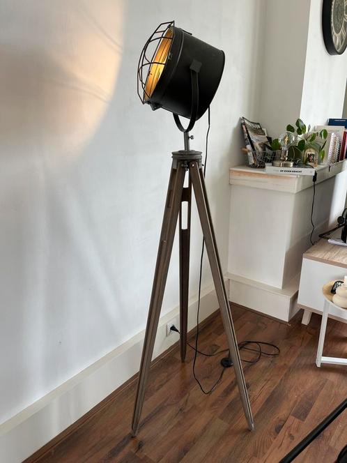 Vloerlamp industrieel tripod, Huis en Inrichting, Lampen | Vloerlampen, Zo goed als nieuw, Ophalen