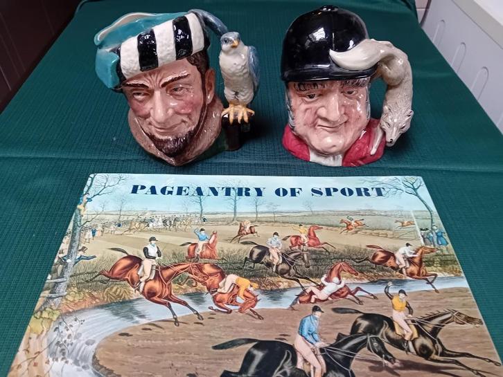 Royal Doulton en een Engels sportboek., Antiek en Kunst, Curiosa en Brocante, Ophalen of Verzenden