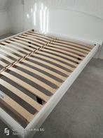 Bedframe, lattenbodem, hoofdeinde en bijpassende kledingkast, Ophalen, Zo goed als nieuw, Tweepersoons, Hout