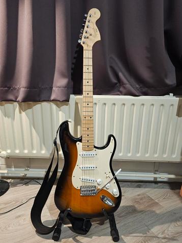 Squier Stratocaster Affinity + Strap + Rod + Stand beschikbaar voor biedingen