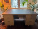 Groot industrieel bureau, Ophalen, Zo goed als nieuw