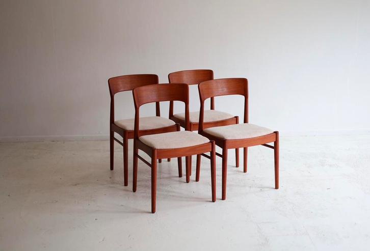 Set van 4 Deense eetkamerstoelen Henning Kjaernulf, Huis en Inrichting, Stoelen, Zo goed als nieuw, Vier, Hout, Stof, Bruin, Ophalen