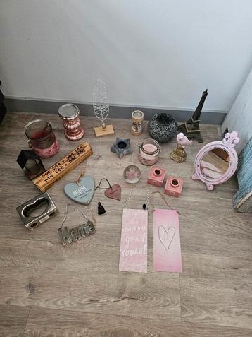 Pakket woonaccessoires roze  beschikbaar voor biedingen