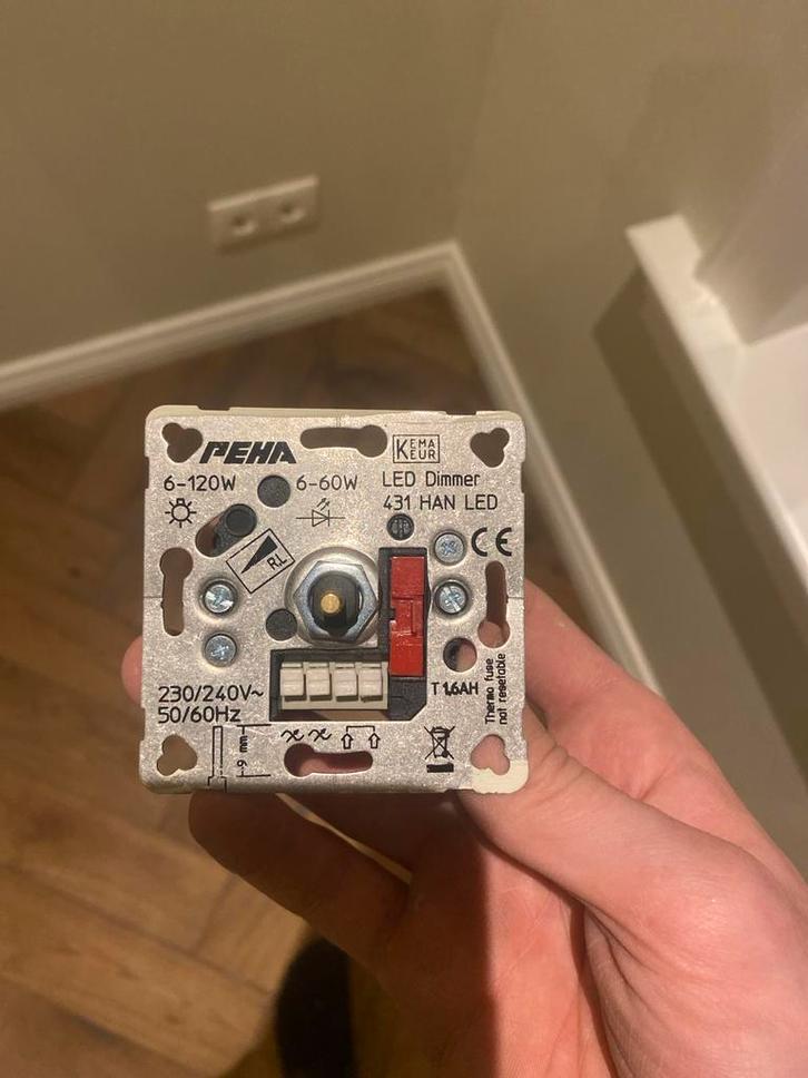 Peha LED Dimmer 6-60W - 4 Stuks, Doe-het-zelf en Verbouw, Elektra en Kabels, Gebruikt, Schakelaar, Ophalen of Verzenden
