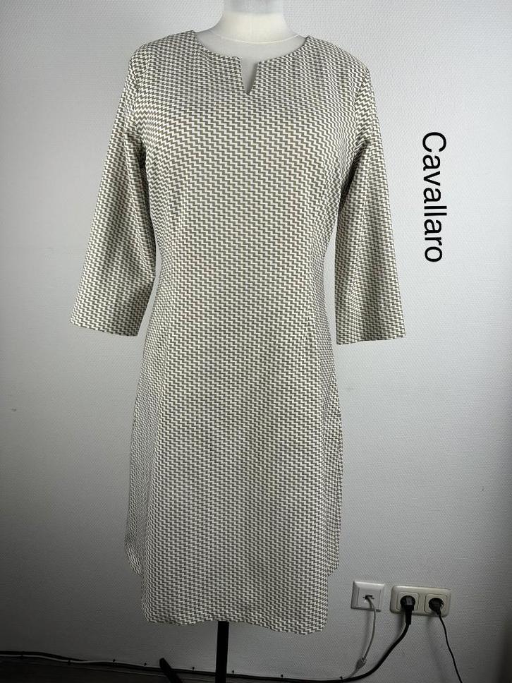 Cavallaro Jurk  (mt: 42) Nieuw 15,6/9007, Kleding | Dames, Jurken, Nieuw, Maat 42/44 (L), Blauw, Onder de knie, Ophalen of Verzenden