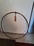 Oude antieke hoepel, Ophalen