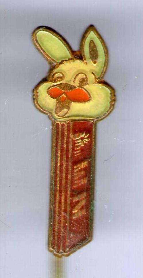 PEZ snoep konijn koper speldje ( N_167 ), Verzamelen, Speldjes, Pins en Buttons, Zo goed als nieuw, Speldje of Pin, Figuurtje