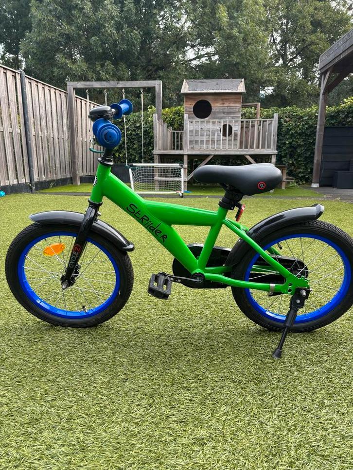16 inch jongensfiets - Strider, Fietsen en Brommers, Fietsen | Jongens, Zo goed als nieuw, 16 inch, Handrem, Ophalen