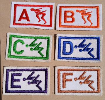 Oude zwemdiploma emblemen, zwemvaardigheid beschikbaar voor biedingen
