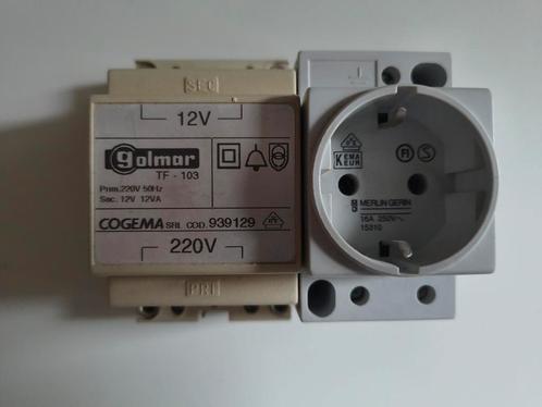 Beltrafo Transformator 220V naar 12V. & Stopcontact 16A, Doe-het-zelf en Verbouw, Elektra en Kabels, Gebruikt, Overige typen, Ophalen of Verzenden