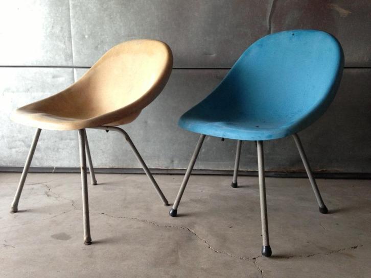 industrieel design glasvezel kuipstoel jaren 50 60, Huis en Inrichting, Stoelen, Gebruikt, Twee, Kunststof, Metaal, Overige materialen