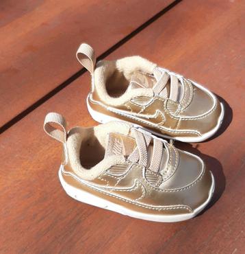 Nike Air Max 90 Crib QS metallic gold baby sneakers