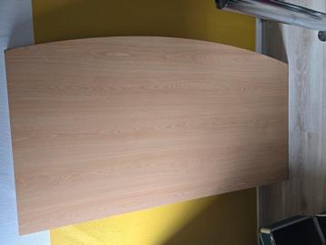 Bureaublad beuken + poten beschikbaar voor biedingen