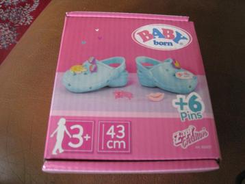 BABY BORN CROCS MET PINS 43 CM POP beschikbaar voor biedingen