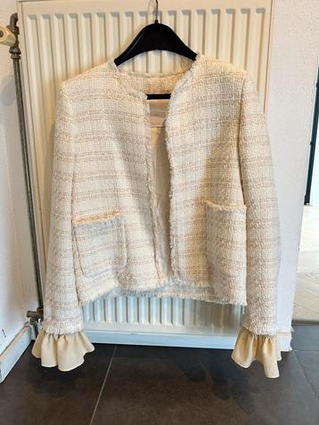 Nieuwstaat chique boucle jasje mango m medium ecru beschikbaar voor biedingen