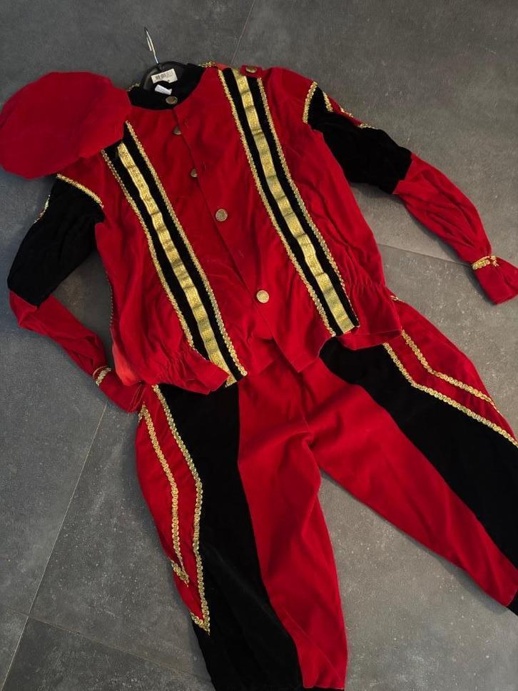 Complete luxe pietenpakken fluweel, Diversen, Sinterklaas, Zo goed als nieuw, Ophalen