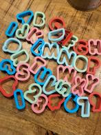 50 Koekvormpjes Letters, Cijfers en Vormen - Bakken & Kleien, Ophalen of Verzenden, Zo goed als nieuw