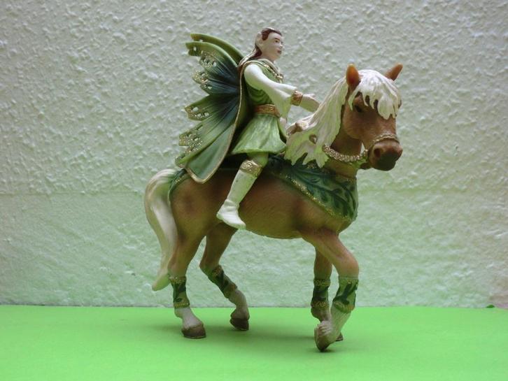 Schleich 70401 fee falaroy te paard, Verzamelen, Poppetjes en Figuurtjes, Zo goed als nieuw, Ophalen of Verzenden