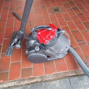 Gebruikte Dyson Stofzuiger beschikbaar voor biedingen