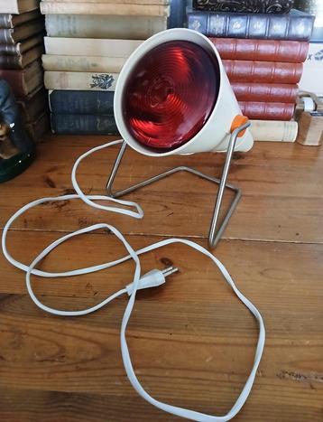 Vintage warmtelamp rode lamp Philips   Werken nog prima.  beschikbaar voor biedingen