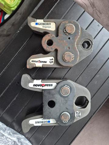 Persbek M 15 & 28 2 stuks beschikbaar voor biedingen