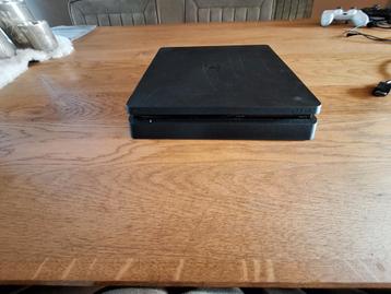 PS4 500GB - Werkt perfect! beschikbaar voor biedingen