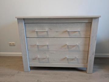 Houtlook commode Interbaby beschikbaar voor biedingen