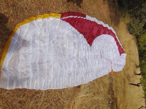 paraglider Gin Bonanza 3, Sport en Fitness, Zweefvliegen en Paragliding, Zo goed als nieuw, Scherm, Verzenden