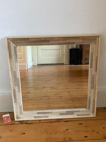 Moderne houten Scandinavische spiegel ingelegd hout staafjes beschikbaar voor biedingen