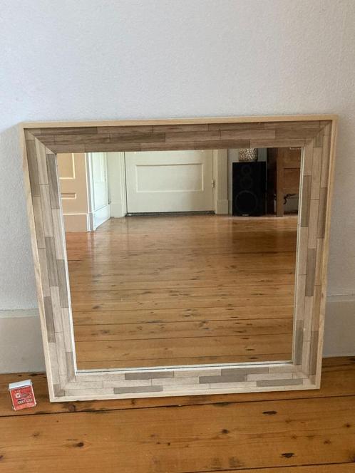 Moderne houten Scandinavische spiegel ingelegd hout staafjes, Huis en Inrichting, Woonaccessoires | Spiegels, Zo goed als nieuw