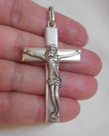 Zilveren groot vintage kruis met Jezus nr.606 beschikbaar voor biedingen