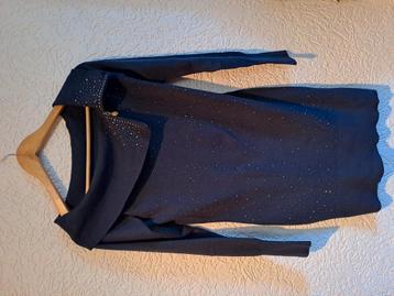 Donker blauwe trui met pailletjes. Maat: S/M. beschikbaar voor biedingen